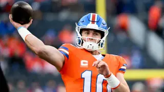 Broncos' Bo Nix Faces Backlash from Analysts and Former Teammates After Poor Performance