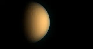 Titan’s paradox: a dense air you could walk through, but no breathable oxygen