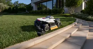 Robot mowers gain built-in edgers at IFA 2026