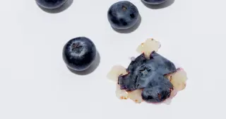 Skip the Squeeze: Home Blackhead Removal Risks Skin Damage