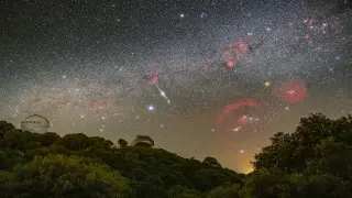 Streaking Meteor Dazzles Sky Over Kitt Peak Observatory