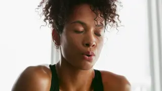 Brain Scan Study Links Intense Breathing to 45% Drop in Cerebral Blood Flow