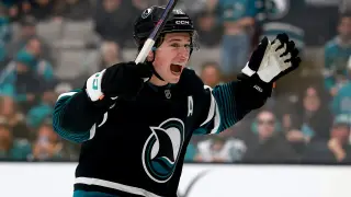 Celebrini inks league-leading five-year, $94M deal with Sharks
