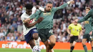 Spurs’ final push falls short as Everton hold firm in goalless Premier League clash