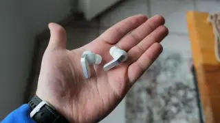 Samsung's Clip-On Galaxy Buds On/Able Leak Reveals Open-Ear Design
