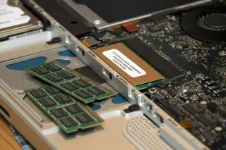 Rate Rise Caps Memory Boom as Micron, SanDisk, Western Digital Decline