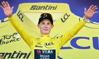 Vingegaard Seizes Yellow in Barcelona Opener