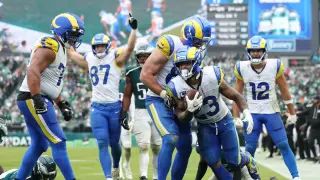 Rams Rally in Fourth Quarter to Defeat Injured Eagles 24-20