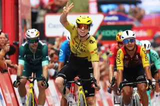 Brennan seals Vuelta hat-trick with Van Aert–Laporte lead-out