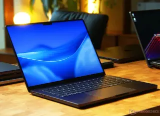 Apple abandons M6 Pro/Max to push M7 AI chips, delaying the MacBook Ultra