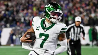Chiefs Clear Mahomes to Return, Fields Speculation Tests Contingency Plans