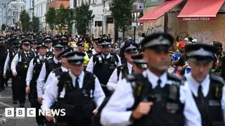 London man dies after fleeing police into canal near Notting Hill Carnival