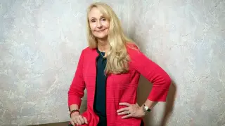 Olympian Nancy Hogshead Launches Petition to Clarify WNBA Gender Rules