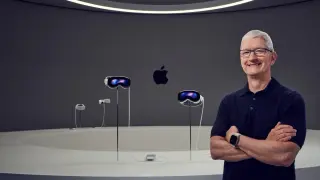 Tim Cook Combines Apple Maps Mishap and Life-Saving Apple Watch Moment as He Steps Down