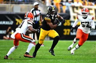 Packers add veteran tight end Jonnu Smith after Steelers exit