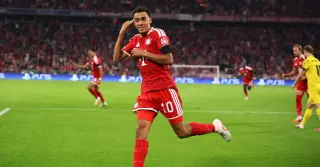 Davies Returns as Bayern Hammer Bodø/Glimt 5-0 in Champions League Opener