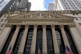 Futures hover as S&P 500 hits record high; retail earnings and inflation data in focus