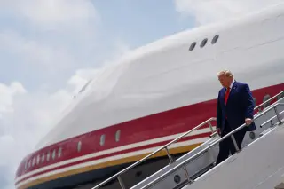 Trump set to fly to Ireland on Qatar-donated 747 amid security questions