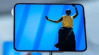 Apple bets AI on a foldable iPhone Duo under cautious pricing