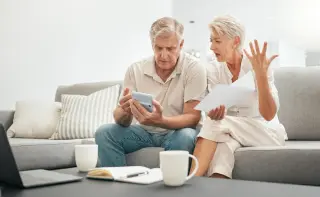 Retirees Prioritize 401(k) Drawdowns to Maximize Social Security Benefits at 70
