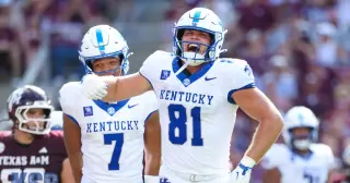 UK Wildcats Unleash Third-Quarter Surge to Down No. 9 Texas A&M