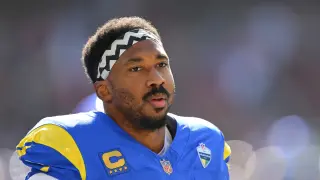 Rams' Garrett to IR after knee surgery; McVay says injury was misread