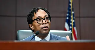 Missouri's Center-Left Democrat Tops Fiery Progressive in 2024 Primary Rematch