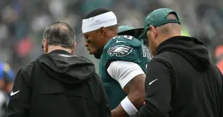 Eagles Collapse in Week 4 as Hurts Struggles and Sirianni Defends Risky Fourth-Down Calls