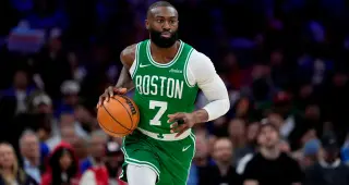 Celtics push to trade Jaylen Brown, targeting a heavy draft haul