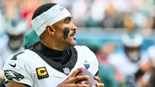 NFL and Players Union Agree to Joint Review of Hurts Blood Clot Controversy