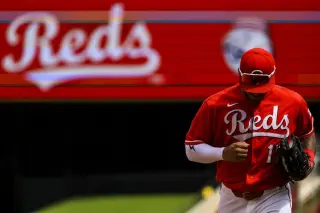 Late-inning lapse sinks Reds in 10-9 loss to Cardinals