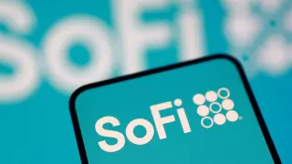 SoFi Holds Guidance Amid Macro Uncertainty as Growth Remains Strong