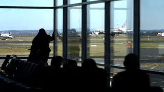 Sydney Airport faces new oversight panel after ATSB flags staffing and fatigue risks