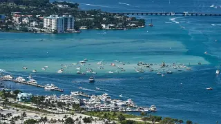 11 Injured in Suspected Boat Explosion at Haulover Sandbar, North Miami Beach