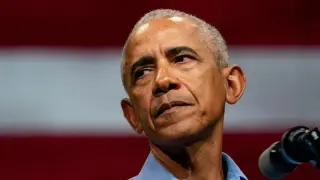 Judge Delays Ruling on Trump's White House Media Ban as Obama Condemns 'Brazen' Action
