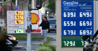 Gas price volatility: why pumps jump fast and drift slow in oil shocks
