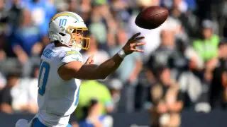 Chargers' 0-4 Start Sparks Debate Over Herbert Trade and GM Joe Hortiz