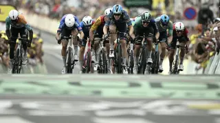 Merlier wins crash-filled Stage 12 as Pogacar extends Tour lead