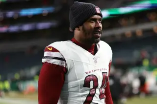 Von Miller Returns to Hometown Dallas on One-Year Deal to Revitalize Cowboys Defense