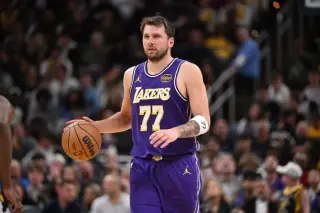 Lakers Bet on Ayton, Smart and Kennard as Doncic Sits for Game 1 vs Thunder