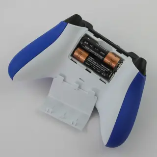 Microsoft Addresses Battery Omission with Free Rechargeable Kits for Xbox Controllers