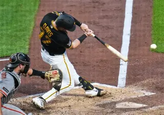 Pirates survive late meltdown, walk off Giants on error