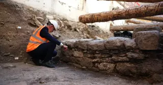 Archaeologists Uncover Gallo-Roman Wall in Paris, Potentially Settling Lutetia’s Location Debate