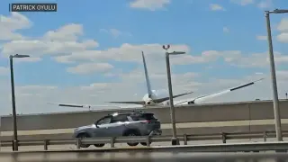 United jet's Newark landing hits Turnpike pole and tractor-trailer