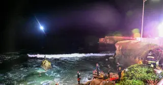 Car plunges off Santa Cruz cliff; UCSC student dies, companion survives