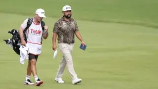 Spaun exits Tour Championship after five holes with shoulder injury