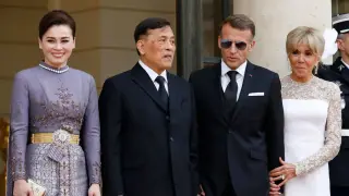 Queen Suthida Dazzles in Historic Diamond Necklace at Élysée State Banquet