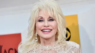 Dolly Parton Secret Cancer Battle Was Kept From Family, Sister Claims