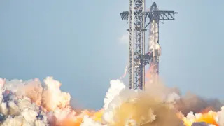 Raptor 3 Test Explodes, Delaying Starship’s Mars-Moon Ambitions