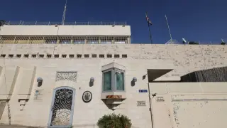 UK warns of mass Israeli diplomat expulsion if East Jerusalem consulate closes